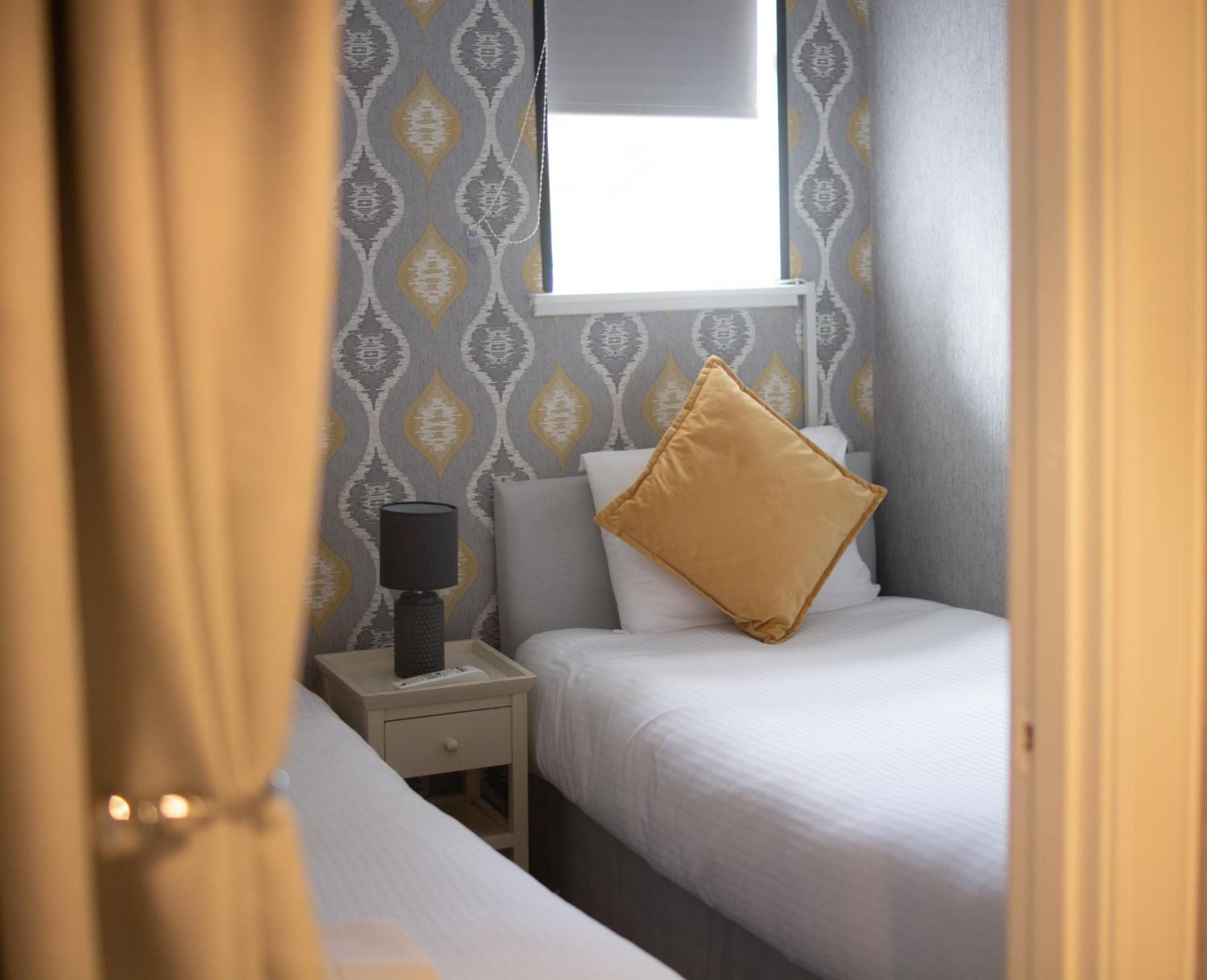 Mcinnes House Rooms With Breakfast Kingussie Buitenkant foto