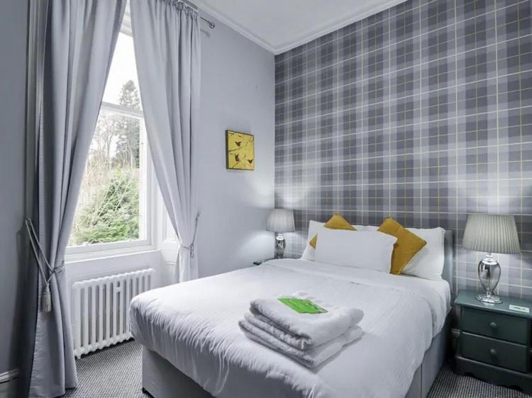 Mcinnes House Rooms With Breakfast Kingussie Buitenkant foto
